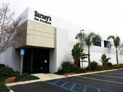 Barney's Pet Products chino