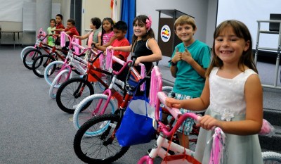 WVUSD-Students-get bikes