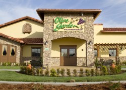  Scene of the crime, the Olive Garden restaurant at the Montebello Town Center.  (Photo Courtesy of Olivegarden.com) 
