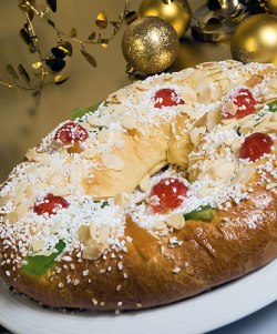 An example of Rosca de Reyes (or Three Kings Bread)  (Photo courtesy of Google Images)